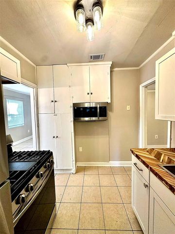 1030 NE 1ST AVENUE, Gainesville, FL 32601