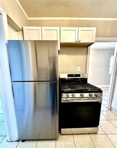 1030 NE 1ST AVENUE, Gainesville, FL 32601