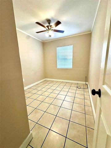 1030 NE 1ST AVENUE, Gainesville, FL 32601