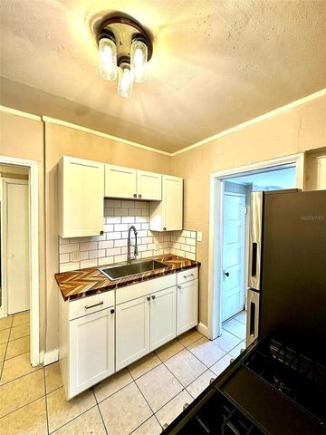 1030 NE 1ST AVENUE, Gainesville, FL 32601