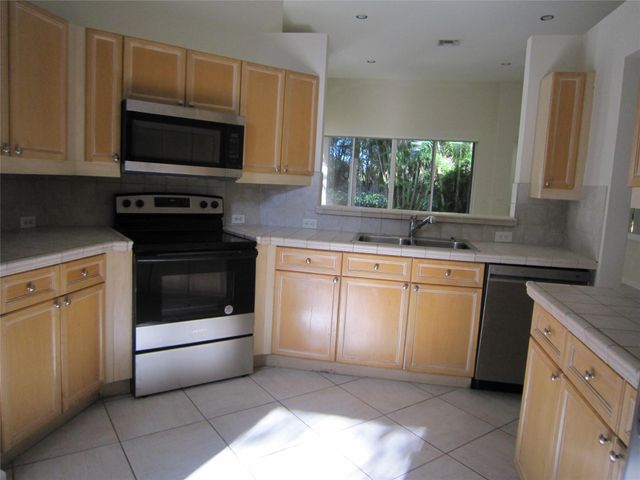 4173 Imperial Club Lane, Wellington, FL 33449
