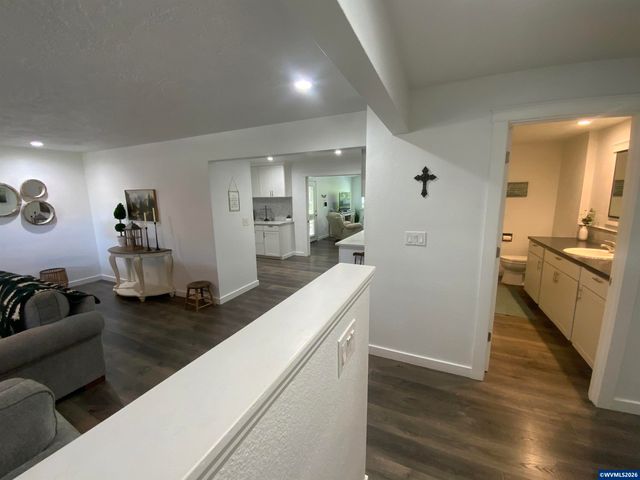 6083 12th Av NE, Keizer, OR 97303