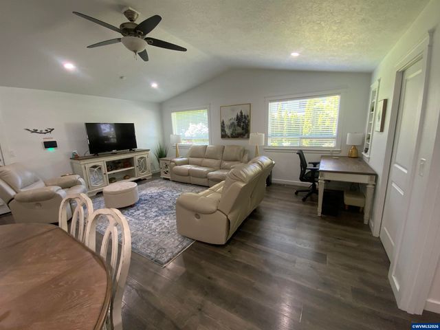 6083 12th Av NE, Keizer, OR 97303