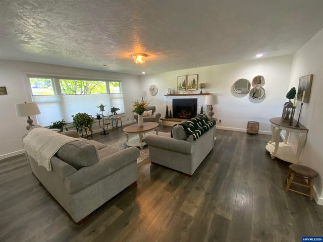 6083 12th Av NE, Keizer, OR 97303