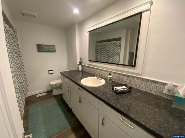 6083 12th Av NE, Keizer, OR 97303