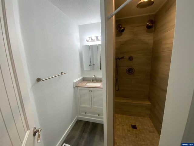 6083 12th Av NE, Keizer, OR 97303