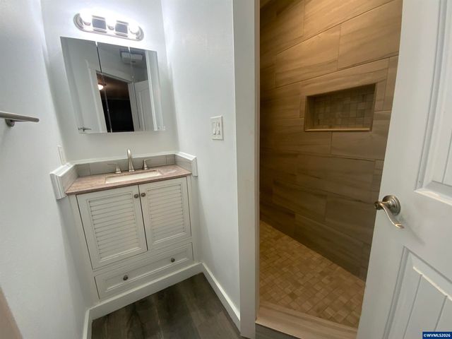 6083 12th Av NE, Keizer, OR 97303