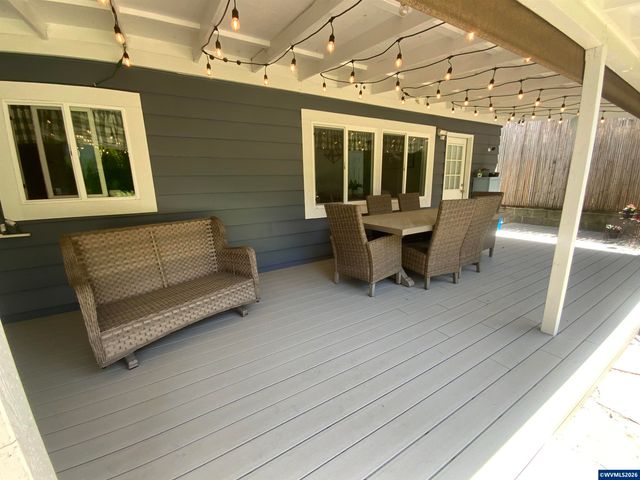 6083 12th Av NE, Keizer, OR 97303