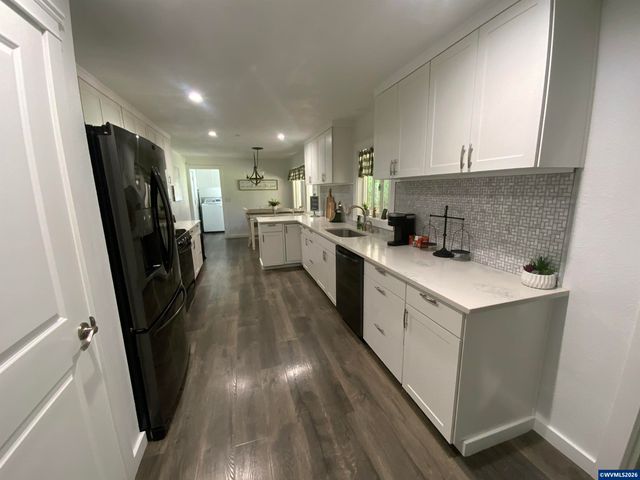 6083 12th Av NE, Keizer, OR 97303