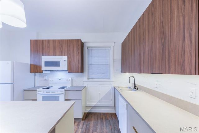 4052 Nebraska Avenue, St Louis, MO 63118