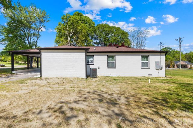 2243 Drive Inn Road, Lincolnton, NC 28092