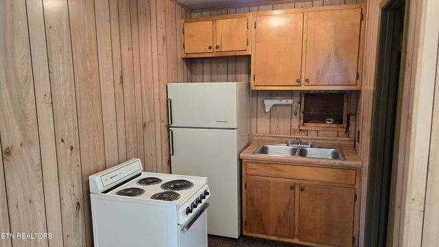 80 Mclarty Lane, Crossville, TN 38555