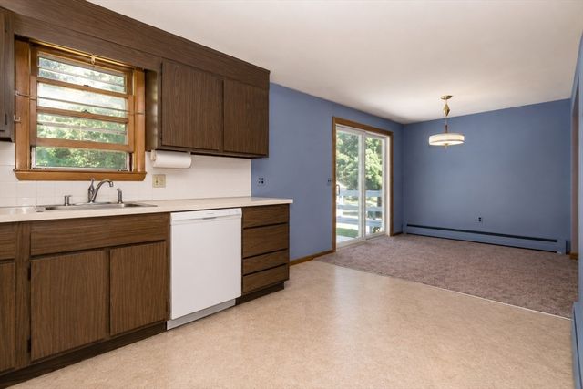33 Daniel Dr., Burlington, MA 01803
