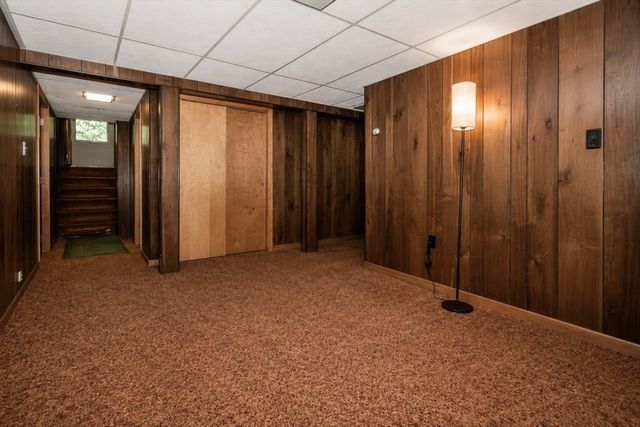 33 Daniel Dr., Burlington, MA 01803