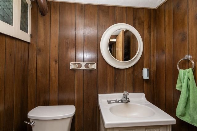 33 Daniel Dr., Burlington, MA 01803