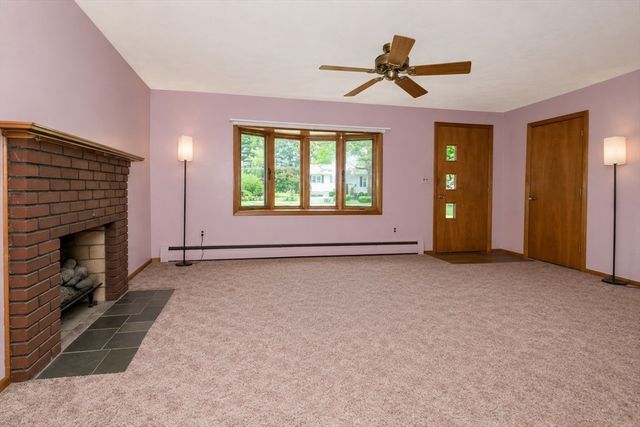 33 Daniel Dr., Burlington, MA 01803