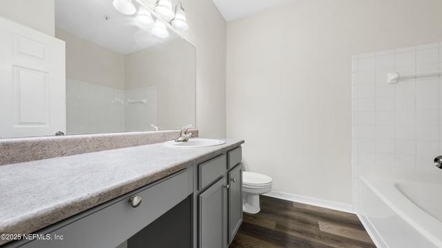 7800 POINT MEADOWS Drive 818, Jacksonville, FL 32256