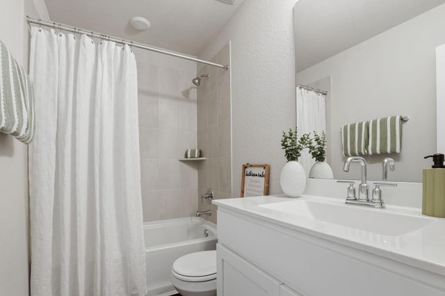 3318 Trail View Drive, Rosenberg, TX 77471