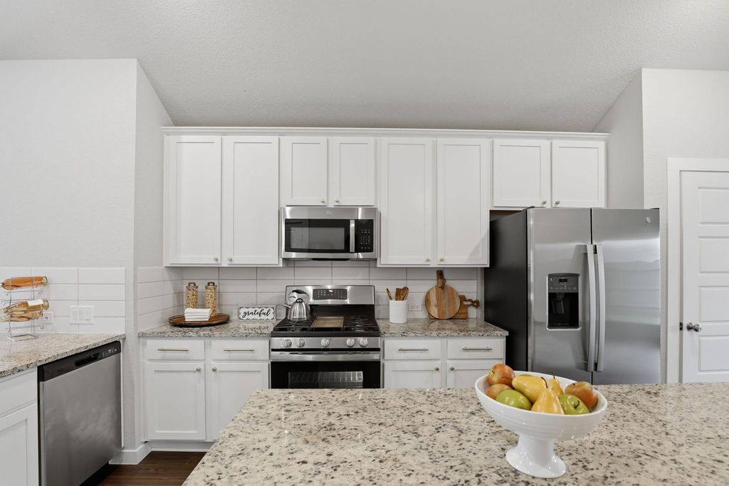 3318 Trail View Drive, Rosenberg, TX 77471