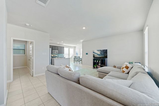 5151 LONGHORN RIV, Converse, TX 78109