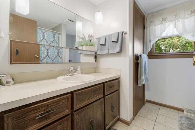 106 Club House DR, Moneta, VA 24121
