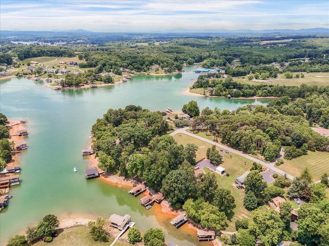 106 Club House DR, Moneta, VA 24121
