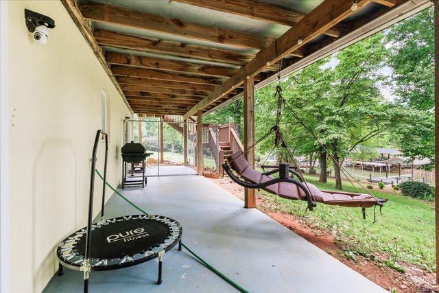106 Club House DR, Moneta, VA 24121