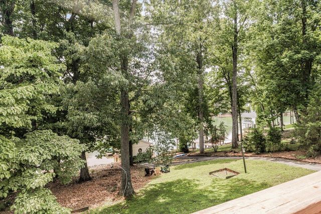 106 Club House DR, Moneta, VA 24121