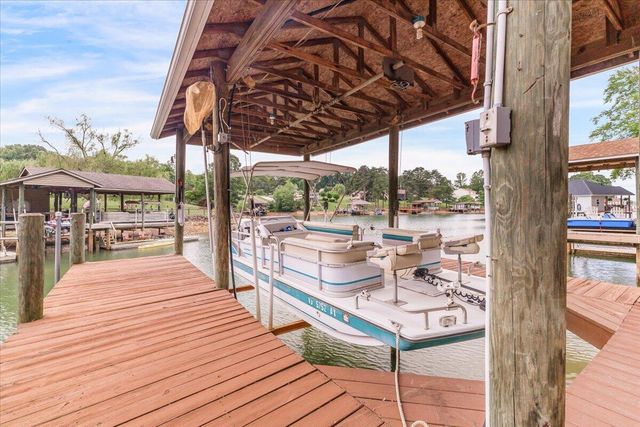 106 Club House DR, Moneta, VA 24121