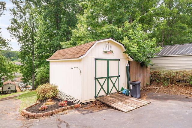 106 Club House DR, Moneta, VA 24121