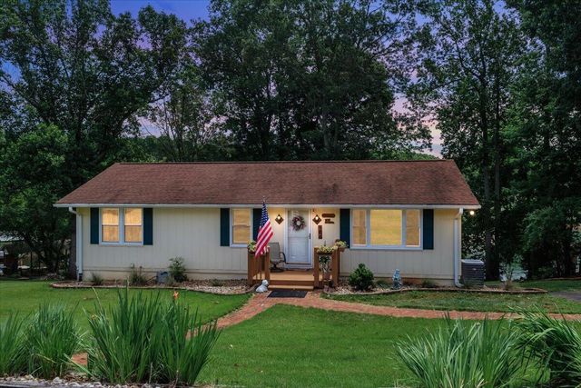 106 Club House DR, Moneta, VA 24121
