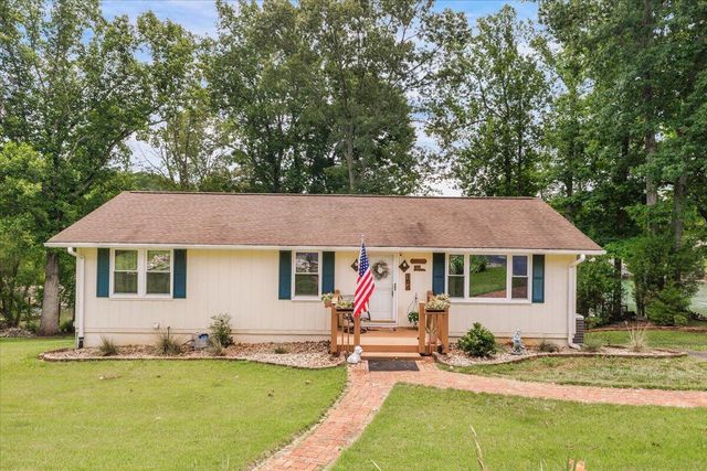 106 Club House DR, Moneta, VA 24121