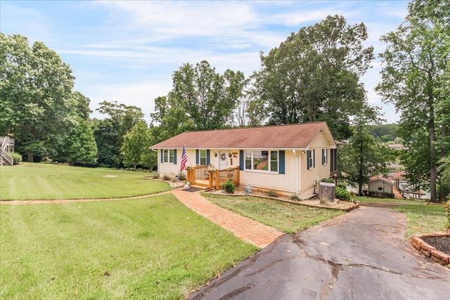 106 Club House DR, Moneta, VA 24121
