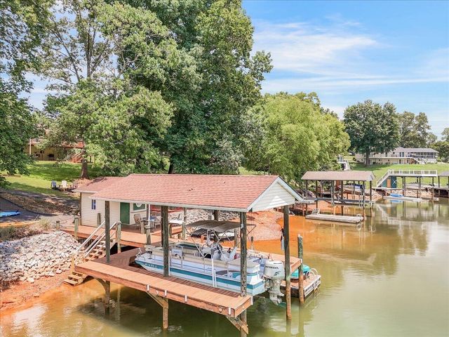 106 Club House DR, Moneta, VA 24121