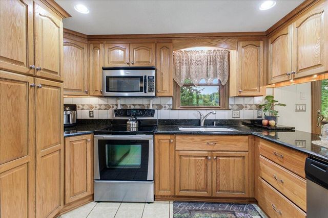 106 Club House DR, Moneta, VA 24121