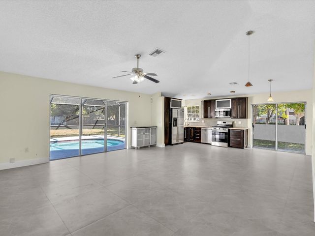 13400 NW 5th Court, Plantation, FL 33325