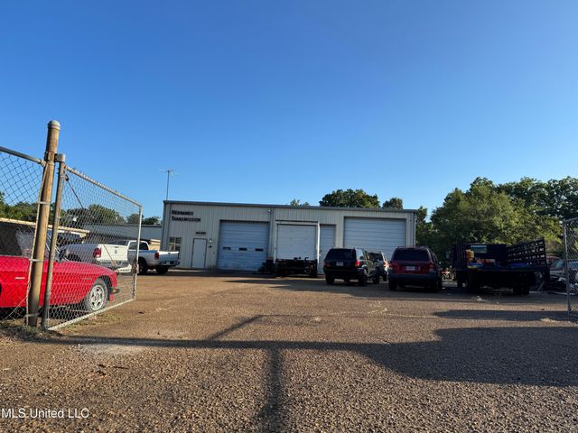 310 E South Street, Hernando, MS 38632