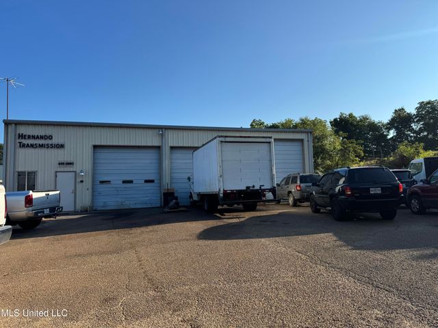 310 E South Street, Hernando, MS 38632