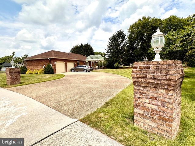 400 CENTURY DRIVE DR #1, Greencastle, PA 17225