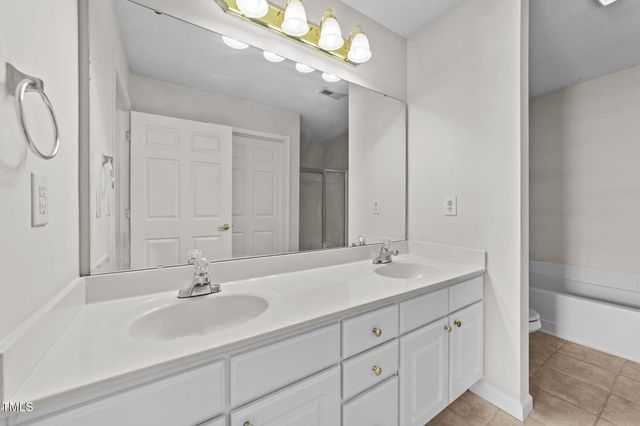 11370 Clubhaven Place 103, Raleigh, NC 27617