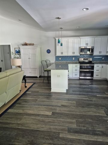 359 Country Club Dr., Pawleys Island, SC 29585