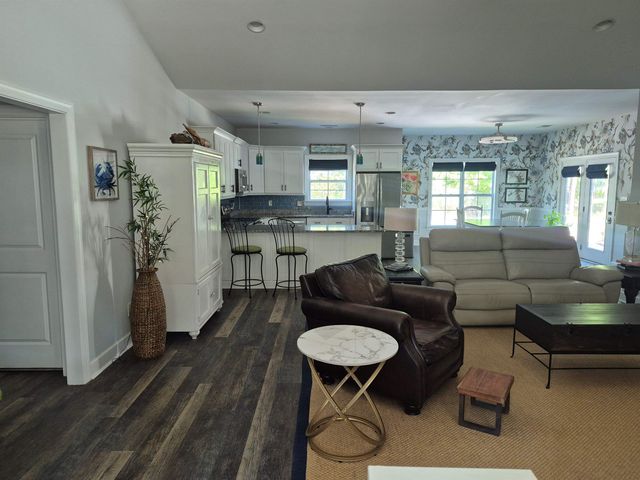 359 Country Club Dr., Pawleys Island, SC 29585