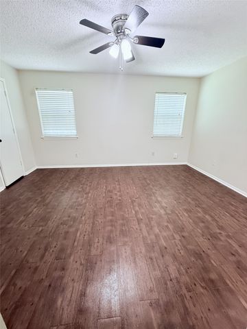 620 Race Street A, Crowley, TX 76036