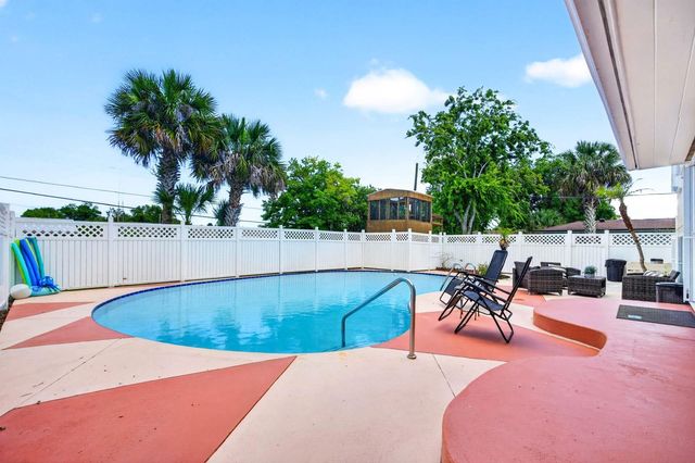 2134 POPE AVENUE, South Daytona, FL 32119