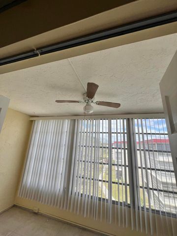 3001 NW 48th Avenue 439, Lauderdale Lakes, FL 33313