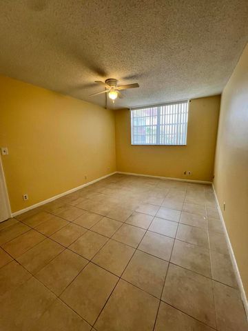 3001 NW 48th Avenue 439, Lauderdale Lakes, FL 33313