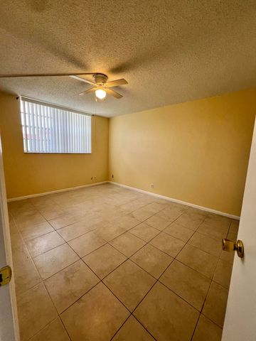 3001 NW 48th Avenue 439, Lauderdale Lakes, FL 33313