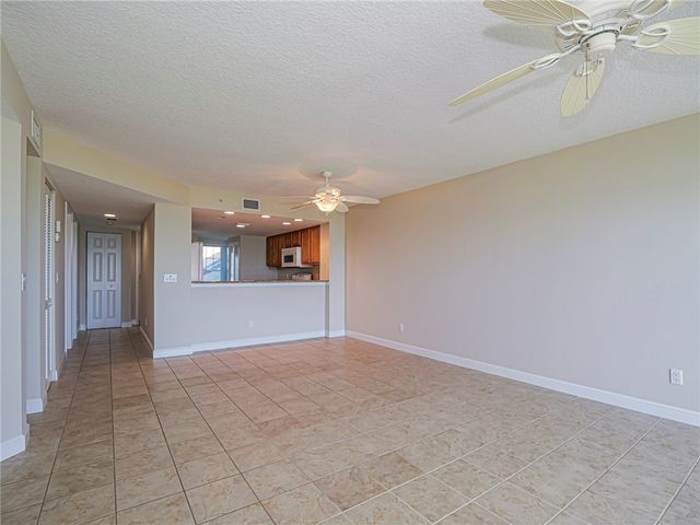 2700 Ocean Drive 208, Vero Beach, FL 32963