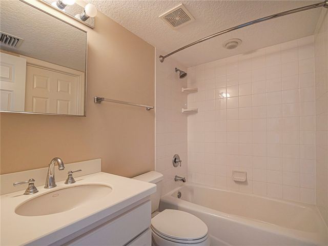 2700 Ocean Drive 208, Vero Beach, FL 32963
