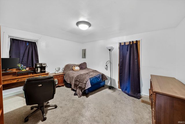 1616 Southeast Drive, South Bend, IN 46614